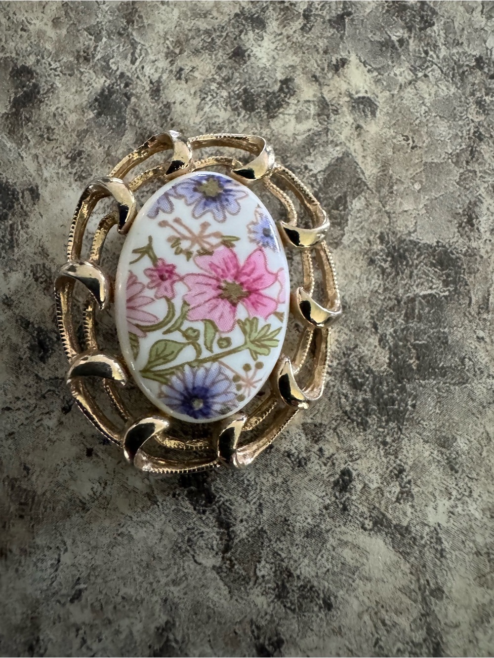 Sarah Coventry Porcelain Oval Brooch in Gold with Pink & Purple Flowers